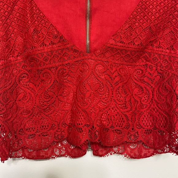 Bebe red lace skirt/crop top 2 piece set size XS - Picture 9 of 17